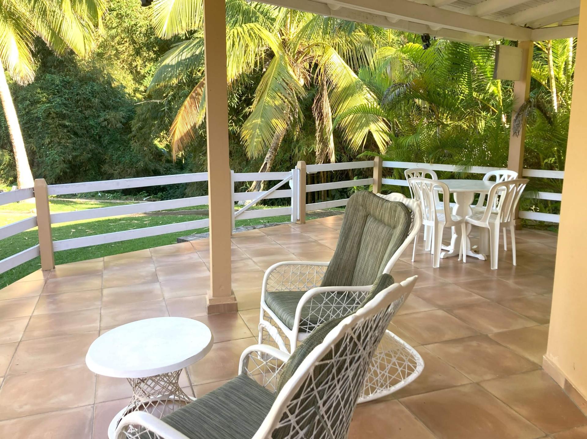 Location maison cabrera grande terrasse vue jardin tropical